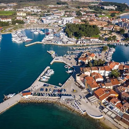 Rotonda Novigrad (Istria)